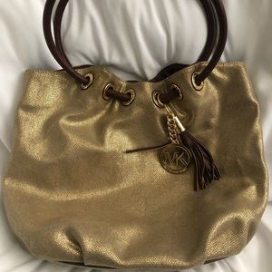 Michael Kors Bucket Bag